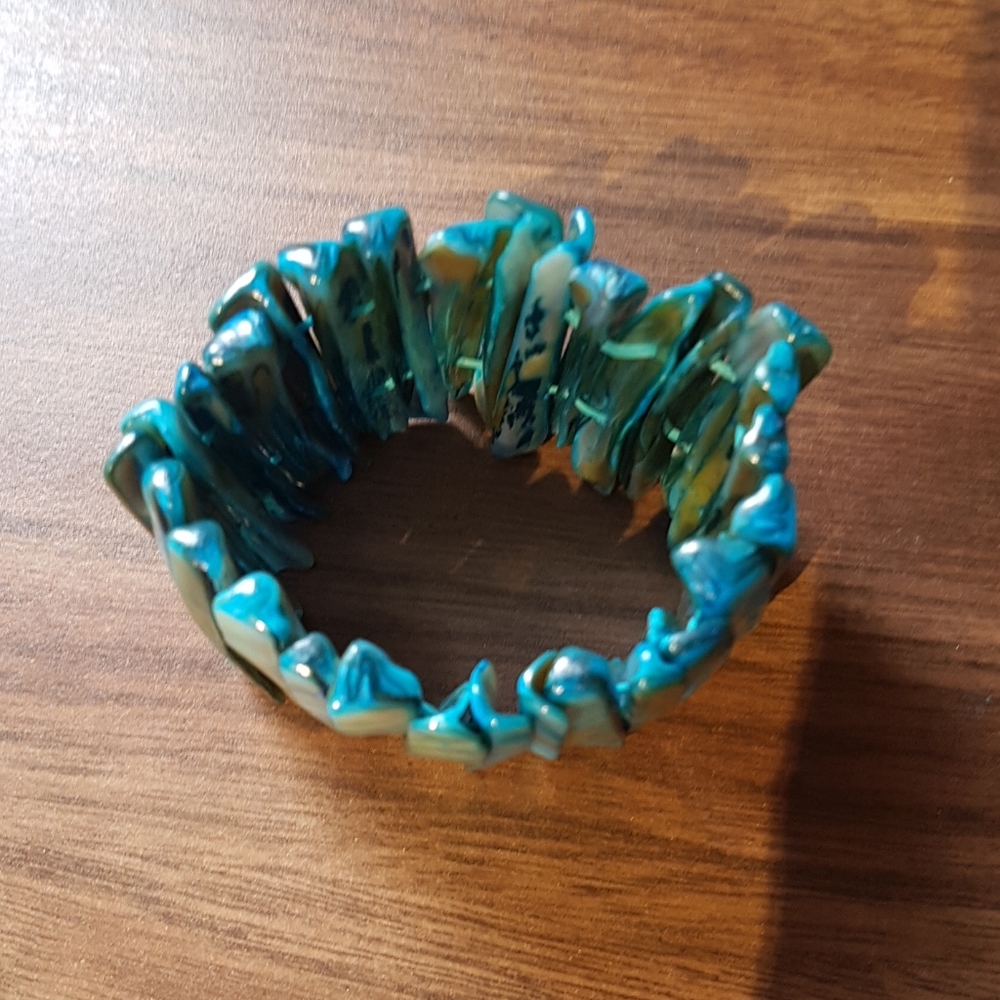 Blue Shell Bracelet - Picture 2 of 2
